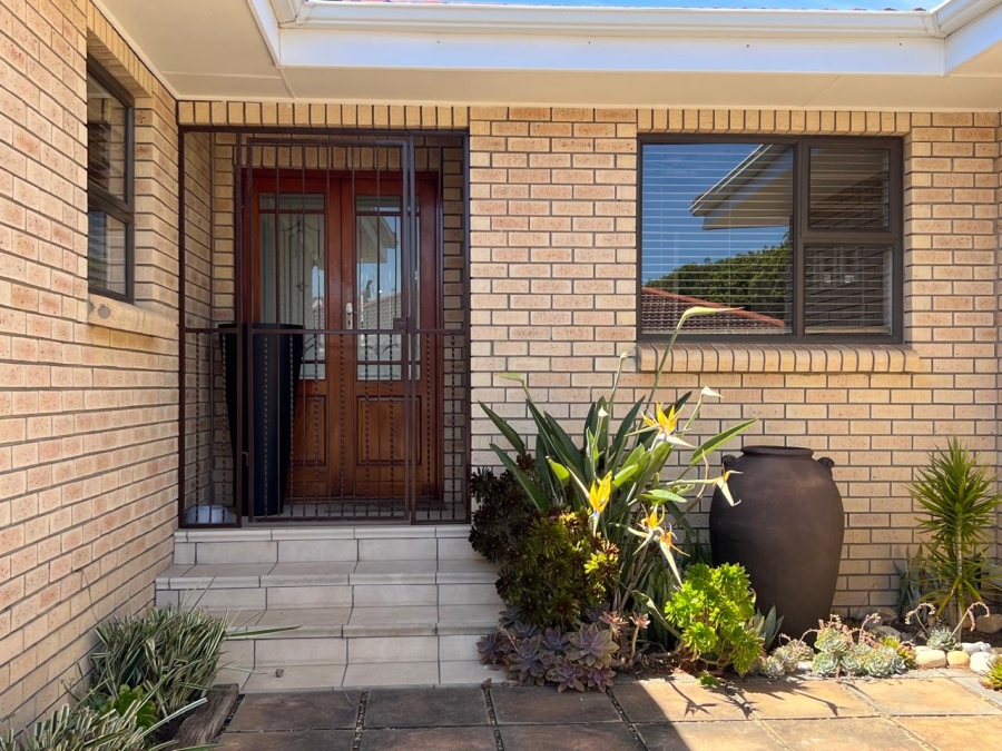 3 Bedroom Property for Sale in Weybridge Park Eastern Cape